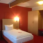 Altstadthotel Arte פולדה