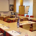 מלון Altstadthotel Arte 4*