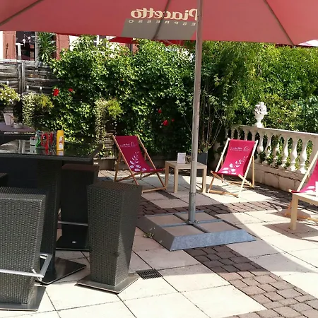 Altstadthotel Arte ホテル